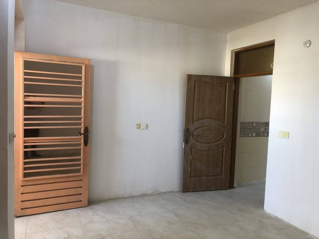 شقة طابق ثاني ٧٠ متر للايجار
الغزالية شارع الضغط فرع الكهرباء  
غرفة نوم ومطبخ وصالة وحمام 
عمارة مغلقة بيها شقتين فقط 
مطلوب عائلة صغيرة 
الايجار ٣٢٥ قفل بدون دلالية 
*********** واتساب
