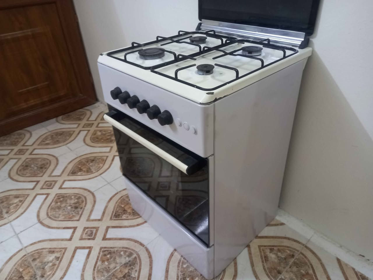 طباخ تركي اربع عيون للبيع شرط الشغل السعر ٧٥ ألف العنوان موصل حي الصدام بعد السيطرة عالشارع العام طريق بعشيقه *********** *********** يوجد توصيل داخل الموصل أجره عالمشتري موصل, نينوى

