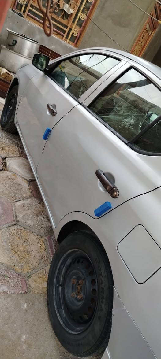 سلام عليكم للبيع نيسان وارد أمريكي حادث دعاميه واكعه فقط ماشيه 130الف سياره جديده سنويه لل29 مكان السياره وراعيه بصره سياره مناقصه برغي سعر 85وبيه مجال الاتصالات *********** شط العرب, البصرة
