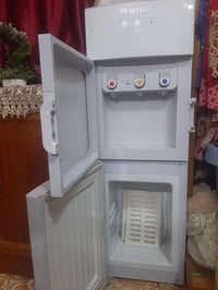 براد جديد للبيع صارلي شهر من أخذته أريده ١٠٠ وبي مجال ٠٧٨٠٣٣٧٧٤٦٥