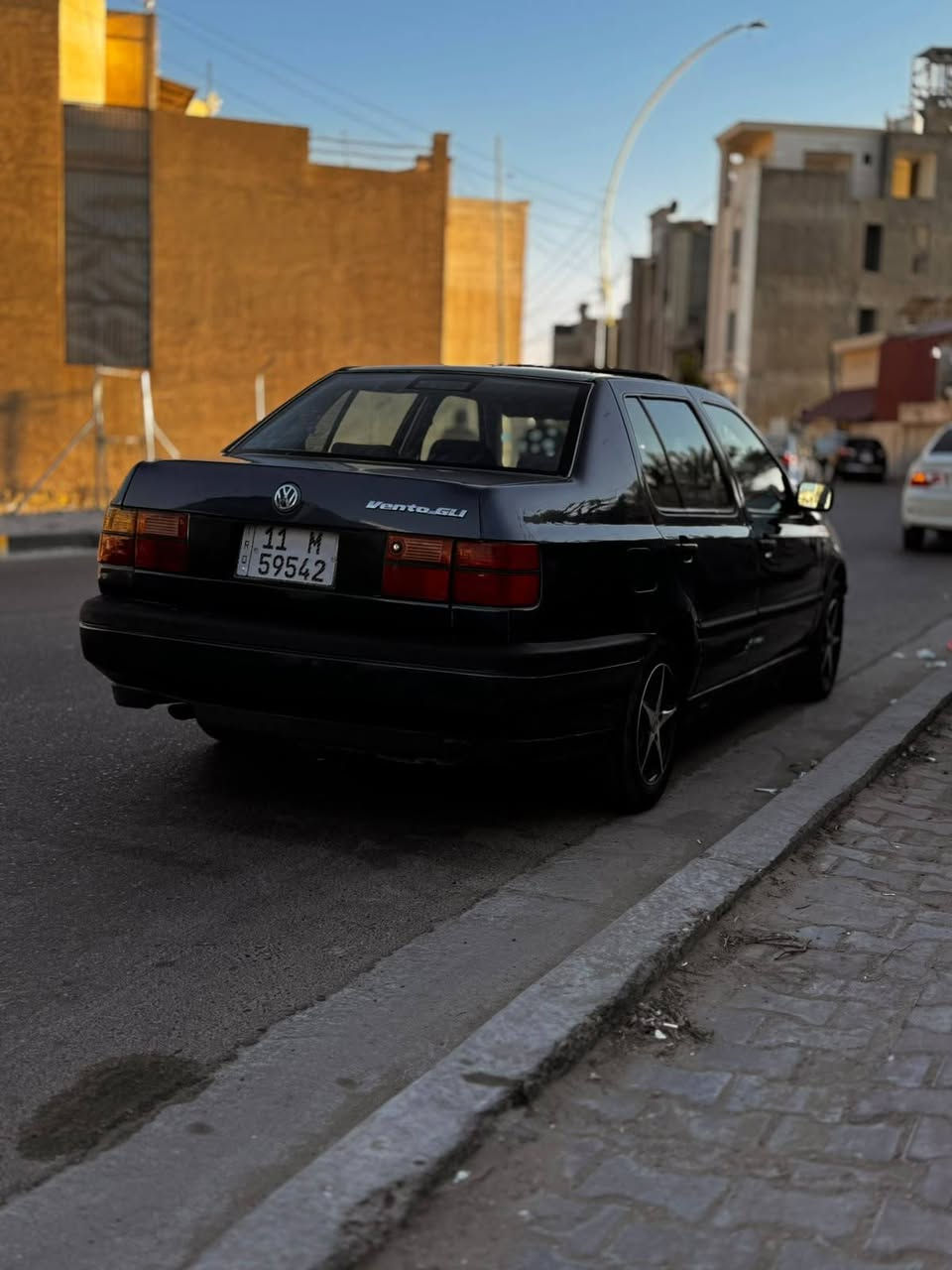 السلام عليكم للبيع كولف فنتو موديل 1993
محرك وكير جيد جدا
محرك 2000 
كير اوتماتيك
تبريد شغال ثلج
صدر جديد
كهربائيات كله شغاله
اي نقص مابيهه
السيارة بسمي
السعر 43 وبيهه مجال بسيط
المكان بغداد بالاعضمية
للإستفسار ***********
