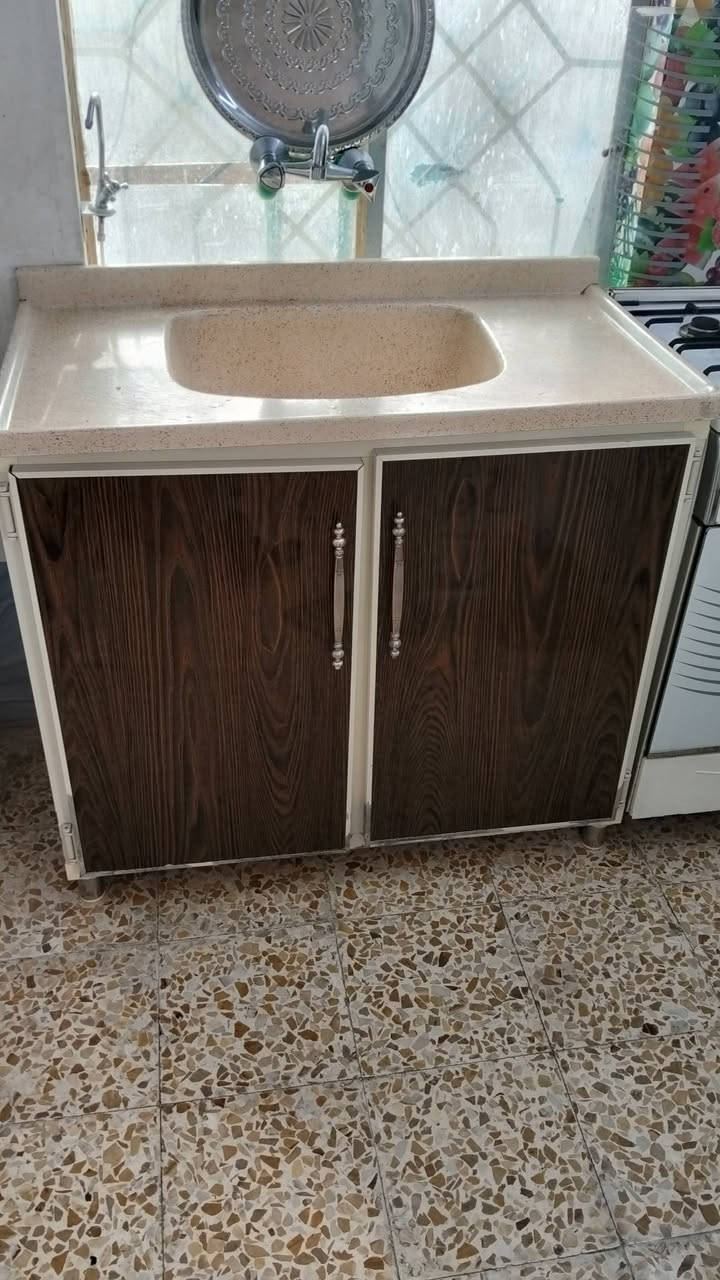 للبيع كاونتر سنك كرانيت السعر 100 الف
والطباخ ب 50 الف
***********
