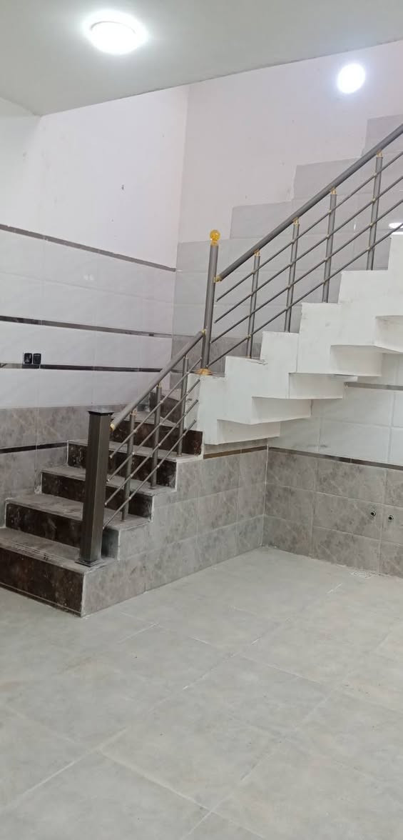 بيت للبيع ١٣٠ متر طابقين بناء جديد درجة اولى
العنوان كربلاء شارع جامعة أهل البيت عليهم السلام
البيت قريب من الشارع العام موقع مميز
الخدمات ماء ومجاري وتبليط كهرباء عرض الشارع ١٠متر
للاستفسار الاتصال ***********
التفاصيل البيت طابقين ٣ غرف نوم مطبخ وصالة فوق وجوة حمام عدد ٣ استقبال
السعر ٢٦٠ مليون كربلاء, العراق
