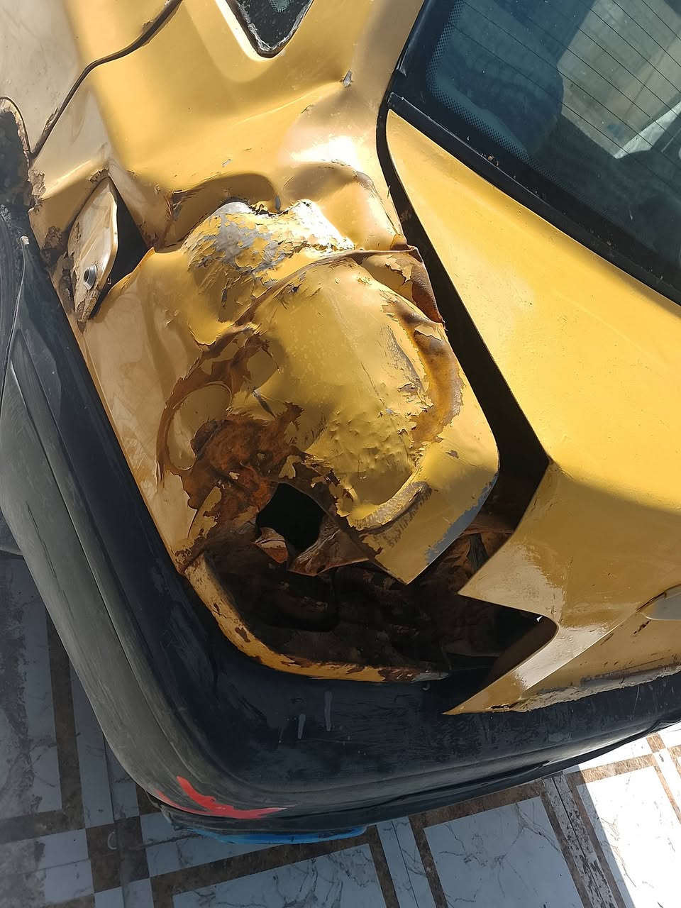 سلام عليكم سايبه مديل 12 مكينه وكير كفاله سعر 7 سنويه ضايعها بيه واجهيهه وراعيهه بلجزيره يريد تحويل  العنوان البصره ،***********
