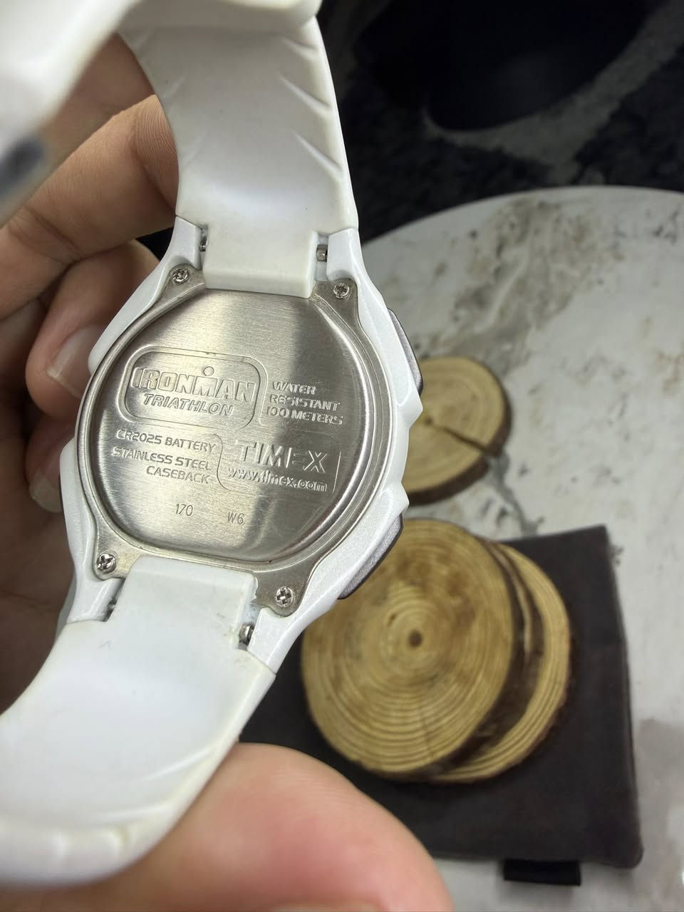 ساعه تايمكس ارون مان امريكي🇺🇸
نضافه 95‎%‎ 
شغاله من كلشي جرس لد منبهات 
لون ابيض مميز و سير ابيض لؤلؤي 
قطعه نادره و نظيفه 
سعر 65 
مكاني بغداد كراده 
***********
