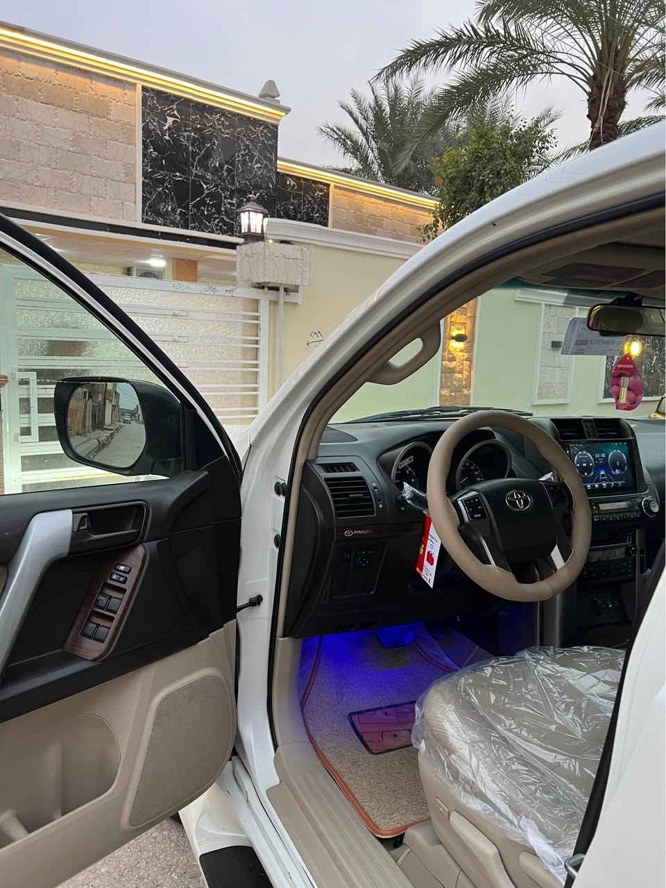 سلام وعليكم برادو 2013 كويتي سياره مكفوله من الصبغ جديده بمعنئ الكلمه جديده حيل رقم بغداد تحويل ثاني يوم سعر 300 وبيها مجال رقم الهاتف ***********  ￼ بعقوبة, ديالى
