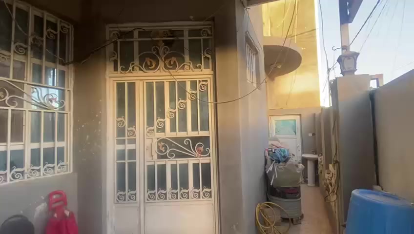 بيت طابو صرف / العروبه الاولى قرب مجسر ابو الفضل
المساحه 150م البيت طابقين 
الواجهيه  10 
النزال 15
الطابق الأرضي 
غرفة خطار +صاله +مطبخ + مجموعه صحيه عدد ٢
الطابق الثاني 
غرفتين نوم وصاله 
إحدى الغرف بيه حمام .
للاستفسار الاتصال على الرقم ***********
