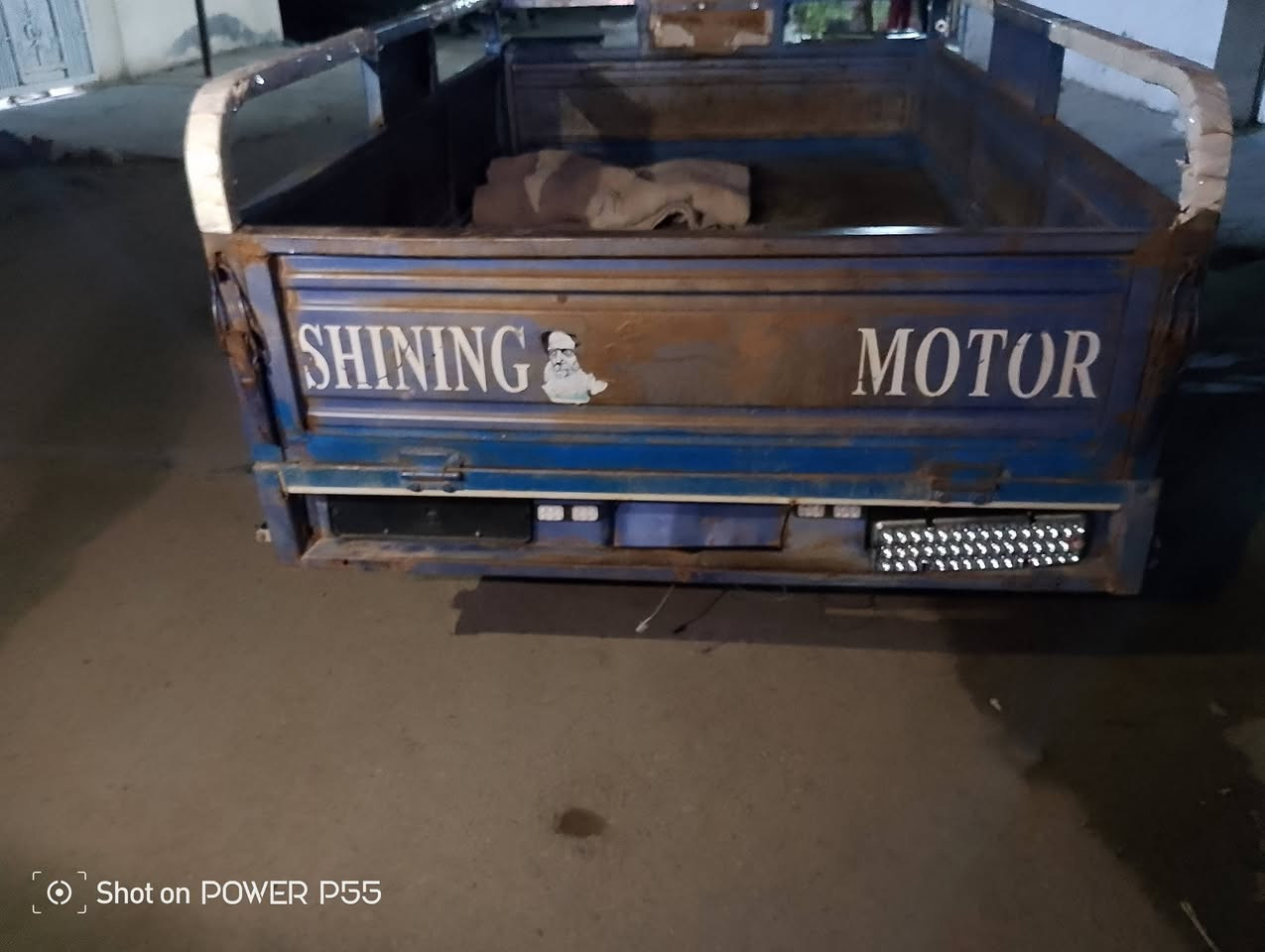 ستوته موديل 19 أوراق اصوليه بيها لحيم بلركبه ستوته كلها شغاله سلف هندر كهربائيات ستوته حلوه السعر 1100 وبيها مجال واسط صويره منطقه التنميه مكلف بلنشر اخوان ***********
