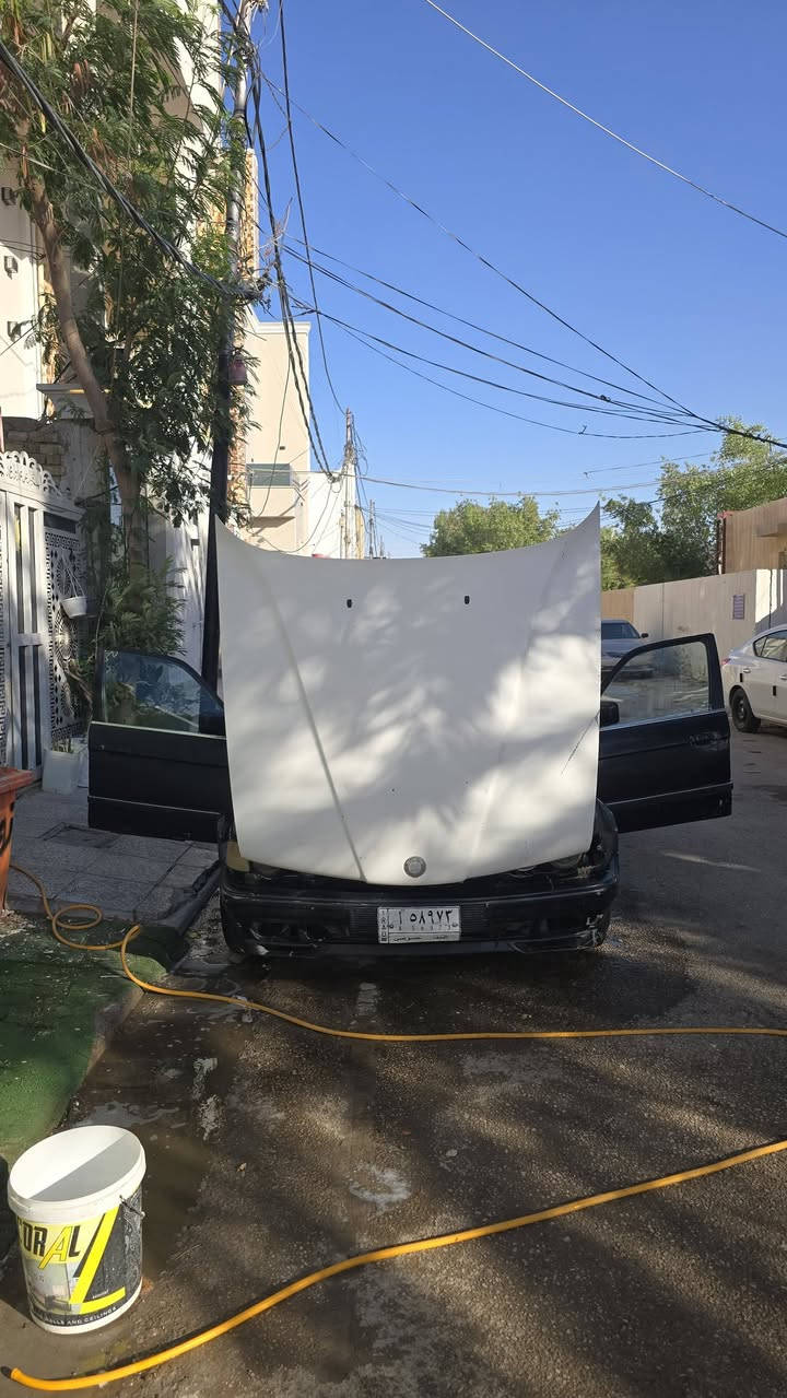 ​🚗 للبيع: بي ام دبليو الفئة السابعة (BMW 700 Mod 92) 🚗
⚙️ المحرك والـكير: بطة 300 (كارتون، بضمان ترايك وين ما تريد).

​⚡ الكهربائيات: تحويرة حلوة ومضبوطة، والفتحة شغالة 100%.

​📑 السنوية والورقيات: السنوية باسمي ومجددة لغاية 2029، وباقي بس استلام الرقم الإنكليزي الجديد.

​🛠️ القطع المستبدلة حديثاً (كولشي جديد): 

​سلف وباتري جديد.

​بلكات ودسكات جديدة.

​بخاخات وفيت بمب جديد.

​دواخل السيارة بحالة الوكالة (جديدة ونظيفة).

​🔧 النواقص: تحتاج فقط حدادية صدر وترتيب البجم. وتبريد 

​📍 التفاصيل التجارية والتواصل:

​📌 الموقع: النجف الأشرف - حي السلام.

​💰 السعر: 22 ورقة 

​📞 رقم الهاتف: [***********]

​ملاحظة: السيارة جاهزة ومكفولة من الأمور الأساسية،
