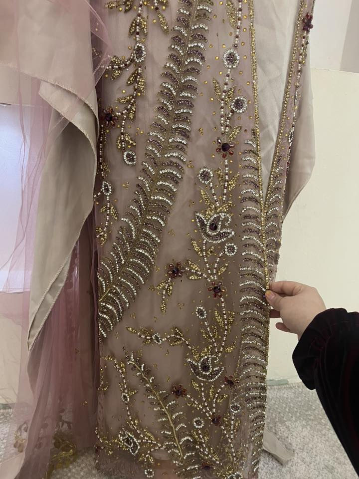 ***********جلی مارە کردن خۆی ۲٦٠ هەزاری پێدراوە دووکراسی لەگەڵەزۆر جوان و قاڵب ئەوەستێ لە ٤٥ کیلۆ تا ۷٠ ئەتوانێ لەبەری بکا باڵاکەشی مترو۷٠ ئەتوانێ لەبەری بکا سلێمانی نرخیشی ٦٠ هەزار
