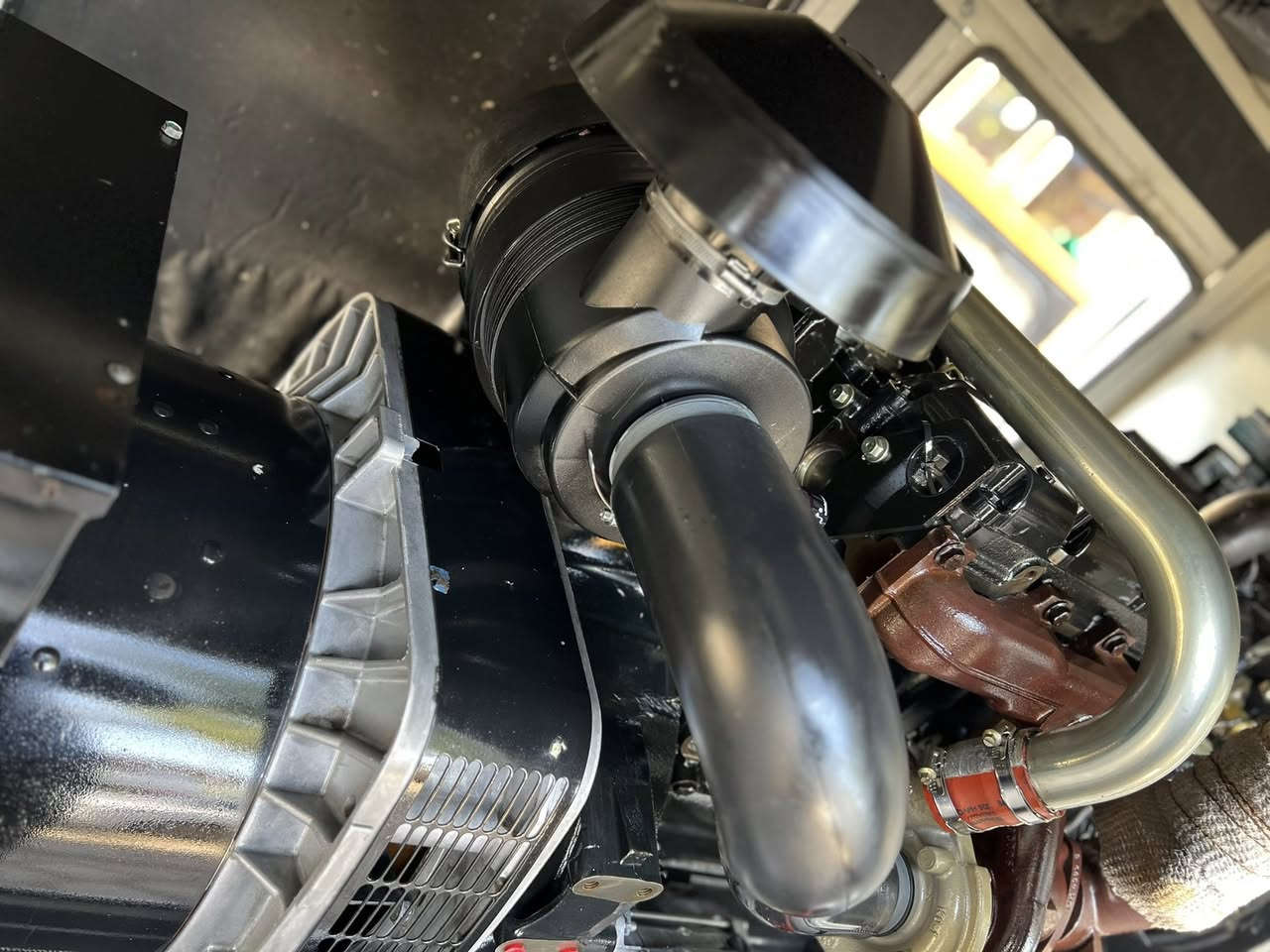 تحيه طيبه
#دخول جديد 
مولد نوع بيركنز إنكليزي الأصلي 🇬🇧
القدره 4بستم سوبر 
السعه 80kva  نوع التوليد لوري سومر فرنسي 🇫🇷
كاتم نسبه 100%90
سستم برودكشن متكامل للحمايه مع منظومه سيطره متطوره تشغيل وإطفاء ذاتي فول اوتو auto 
ملاحضه المولد مكفول وشرط الحمل ✅
للاستفسار ***********
***********
