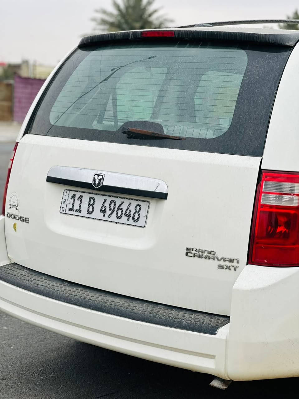 دوج كرفان موديل 2009
حادثها قفط جاملغ مبدل بدون دواخل 
ايرباكات سليمه 
كير مكينه حداديه خير من الله
مكينه 3800 
V6 SXT
مواصفاتها معروفه 
بيبان سلايت كهرباء 
كراسي كهرباء 
اناره داخليه LED
منضومه زينون عالي ناصي
كراسي مطعم جلد ومخمل
تايرات صدر كله جديد 
السعر ١١٨ مجال كلش قليل
رقم بغداد الجديد انكليزي باسمي 
مكاني بغداد ***********
