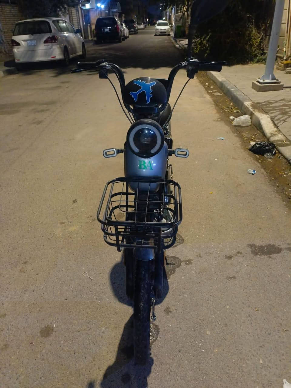 سلام عليكم
دراجه شحن للبيع جديده مثل ماموضح بصوره نقصها فقط شاحنه وسعرها 300 وبيها مجال الاتصال ***********   الزبير
