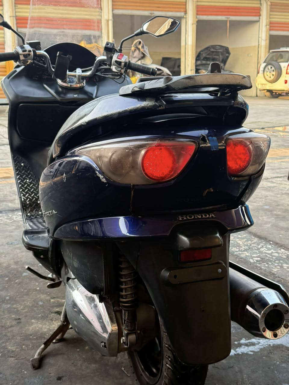 سلام عليكم للبيع فورزه 9
عميه وين ما يعجبك طلع بيه تراي 
سعره كلش حلو بيه خير من الله موصفات 
اتصل وفهمك سعر 550 الف 
رقم ***********
