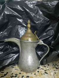 دله قديمه جدا ارتفاع ٢٠ سم للبيع السعر عند الاتصال ٠٧٧٠٢٠٣٦٩٦٠