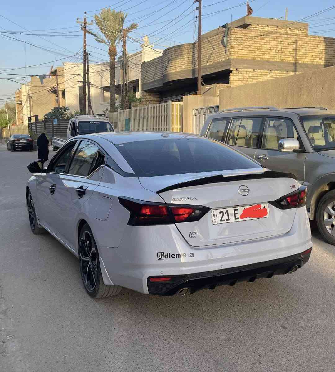‏للبيع نيسان ألتيما 2024 SR Plus (فل كامل) 🚗
‏
‏🔹 الموديل: 2024
‏🔹 الفئة: SR Plus (فل كامل)
‏🔹 اللون: اسمنتي 
‏🔹 المحرك: 2.5 لتر
‏🔹 ناقل الحركة: Xtronic CVT
‏🔹 الممشى: 19 ألف كليو متر (قابل للزيادة)
‏قطعتين صبغ فقط
‏المواصفات:
‏✅ فتحة سقف
‏✅ شاشة 12.3 إنج
‏✅ Apple CarPlay وAndroid Auto لاسلكي
‏✅ شاحن موبايل لاسلكي
‏✅ نظام صوتي مميز بـ 9 سماعات وصوت قوي ونقي
‏✅ كاميرا خلفية دوّارة
‏✅ حساسات أمامية وخلفية
‏✅ لايت أوتو (تشغيل أوتوماتيكي للمصابيح)
‏✅ دخول ذكي (Smart Key)
‏✅ تشغيل بصمة (Push Start)
‏✅ تشغيل المحرك عن بُعد (Remote Start)
‏✅ مثبت سرعة ذكي (رادار)
‏✅ المحافظة على المسار
‏✅ تحذير الخروج عن المسار مع اهتزاز المقود
‏✅ مراقبة النقطة العمياء
‏✅ فرملة طوارئ أمامية
‏✅ مقاعد جلد رياضية
‏✅ تدفئة المقاعد الأمامية
‏✅ كرسي السائق كهربائي
‏✅ كرسي الراكب كهربائي
‏✅ شفتات تبديل سرعات خلف المقود (Paddle Shifters)
‏✅ الدشبورد مطعّم بديكور كاربون فايبر أنيق
‏✅ ويلكب حجم 19
‏✅ إضاءة LED كاملة
‏
‏🔹 حالة السيارة:
‏
‏* بودي نظيف جدًا
‏* حالة ممتازة وجاهزة للاستخدام
‏
‏💰 السعر: 172 ورقة (بيه مجال بسيط للجادين)
‏
‏رقم الشاصي (VIN):
‏1n4bl4cv4rn325271
‏
‏📍 الموقع: بغداد - حي التراث قرب تقاطع درويش وقرب شهداء السيديه
‏
‏📞 رقم الهاتف: ***********
‏
‏السيارة جاهزة للاستخدام، والفحص بأي مكان على حساب المشتري الجاد. صور الحادث الأمريكي متوفرة من خلال البحث برقم الشاصي، وكل شيء واضح وشفاف. السياره بدون اي عيب شرعي وبدون لغد وبدون شواصي
