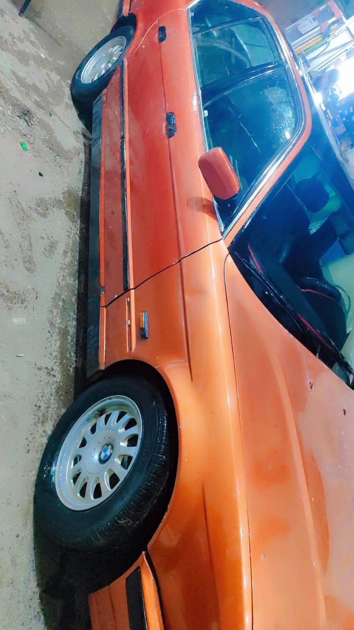 سلام عليكم 525 سياره جاهزه 
ترايك وين ميعجبك 
موديل 90
رقم بغداد تحويل ثاني يوم
كير+محرك حاويه 
داخل جلد
كهربايات كله شغاله 
صدر امامي خليفي نضافه 
ثمانيه ب مية
عليك بس دير بانزيل وتتكول 
سعر 50 وبيه مجال حك جية
العنوان بغداد الزعفرانيه
رقم الهاتف ‏‪***********‬‏
