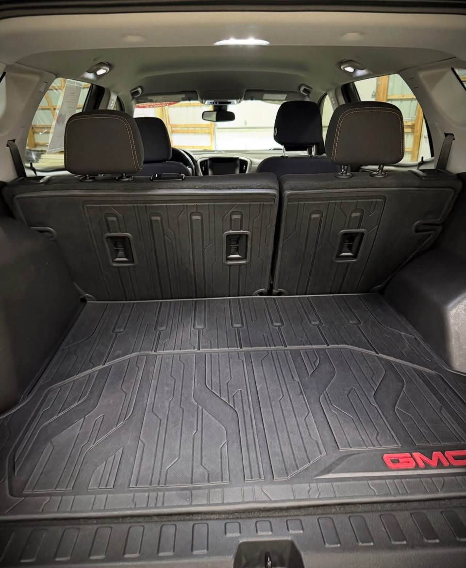 GMC Terrain  2021 SLE 🇺🇸 
• 69,000 Km
• 1.5L Turbo I4 Engine
• Front-Wheel Drive (FWD)

Features:
✅ Tinted Windows
✅ Black Alloy Wheels
✅ Heated Front Seats
✅ Power Driver Seat
✅ Bluetooth Connectivity
✅ Apple CarPlay
✅ Android Auto
✅ Remote Start

Recently Serviced:
✔️ Certified & Fully Inspected
✔️ Warranty Available
✔️ Brand-New Tires
✔️ New Front Brake Pads & Rotors
✔️ New Engine Air Filter
✔️ Fresh Engine Oil & Filter Change

Well Maintained – Ready to Drive!
Sadat city 
📲 01120870709 مركز السادات, المنوفية


**إذا كنت صاحب هذا الإعلان وتريد حذفه لأي سبب، رجاءا أرسل رسالة إلى الدعم الفني**