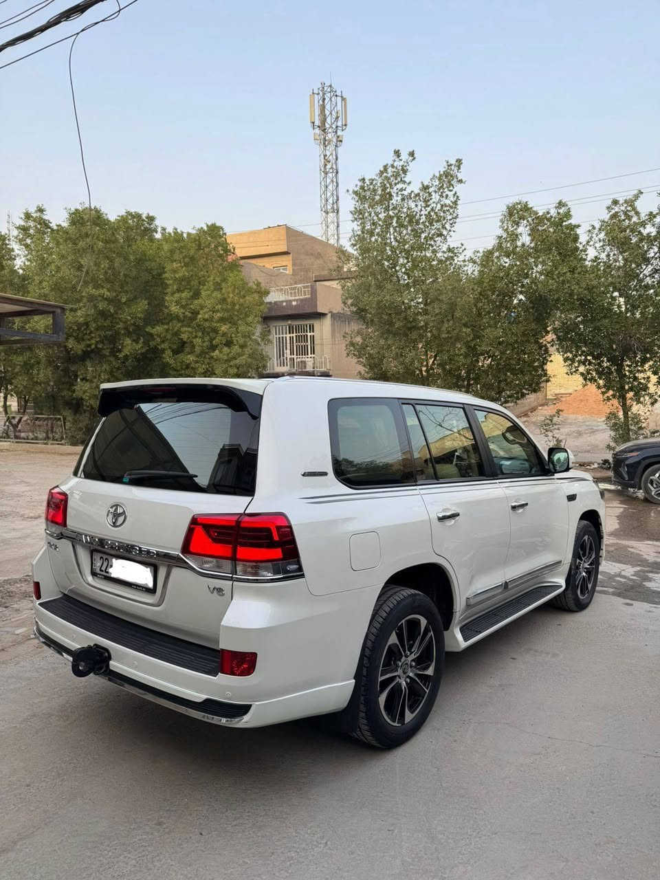 انضف وارخص لاندكروز 2021 بالعراق شركات باب اول مكفوله 
وبالحقيقه احلى من الصور مكفولة
 من الضرر والصبغ جديده جدا فقط 
ملاحضة زغيره من ضمن الصور 
8 ايرباك كراسي كهرباء حساس امامي خلفي 
3 شاشات سلايد روف جنطة كهرباء 

🛑 السعر سوي تعليق يصل مباشرة 🤖 

ماشيه 43 الف مكينه 6 سلندر
رقم اربيل تحويل ثاني يوم السياره بدون اي ملاحضات
للمشتري مكان السياره بغداد 

رقم صاحب السيارة 
***********
***********
