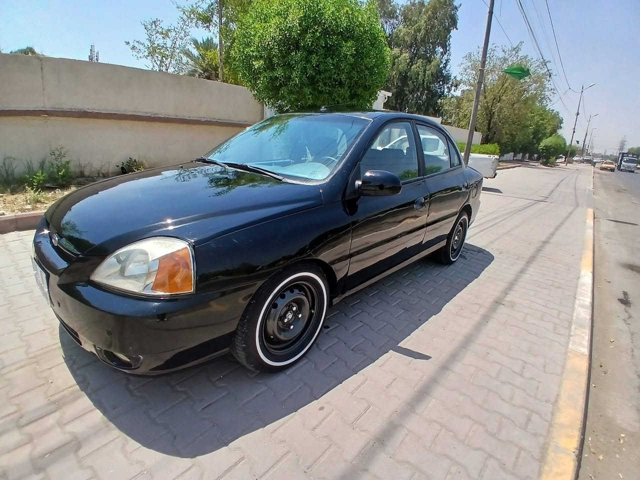 سلام عليكم كيا ريو 2004 رقم بغداد باسمي تحويل ثاني يوم جاهزه كير محرك تخم تاير حداديه 75%  اليوم كلج التبريد عندي وكف تبريدها كله شغال دوشمه سفريات تخم تاير خط ابيض الشراي يخابر وبخدمته ***********
