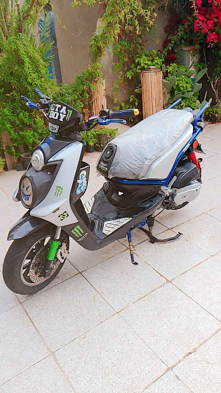 سلام عليكم سكنس جبلي للبيع دراجه نضيفه كلش بيه اهواي تزويد يدات بريك +اوياله +كلجات +دبلات امامي +دبلات خلفي +استانه صفح +ستيرن وشاصي ازرك بلاد  ، يعني عل عموم الدراجه كله تزويد  و ما بيه نقص نص ديره سلف مشي شلعه   كهربائيات كله شغاله اشاير لايت عالي ناصي بك لايت كله شغال خير من الله مكان ناصريه للاستفسار ***********
