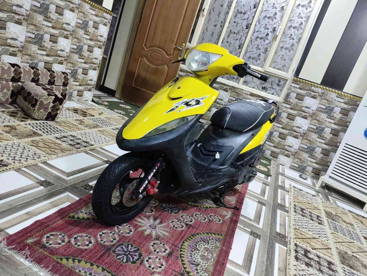 ماكس عدله ياباني جديده ما مفتوحه جيب مصلح وفحص كفاله الون مميز كهربائيات كلها شغاله درجة جديده شلعه ومشي ونعومه كفراتها بلاد نقص بيها باتري فقط سعر625 وبيها مجال الاستفسار *********** أو متواجد وتساب مكاني بصره حي شرطه قرب المعارض مال سيارات جديده مقابيل حيانيه
