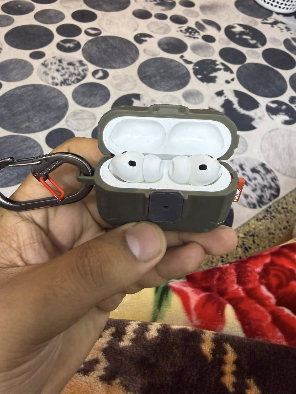 السلام عليكم سماعة ابل  جيل الثالث برو الي بيها خاصية الترجمه
جديده لك ممستخدمه هوايه 
كارتون موجود 
سعر 275 الف للتواصل
*********** واتس او اتصال
مكاني الغزاليه
