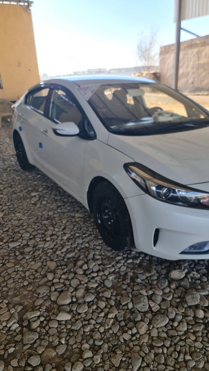 البيع سيراتو موديل  ١٨  رقم سليماني دولي محرك 1600سونار موجود المكان واسط الزبيديه ***********
