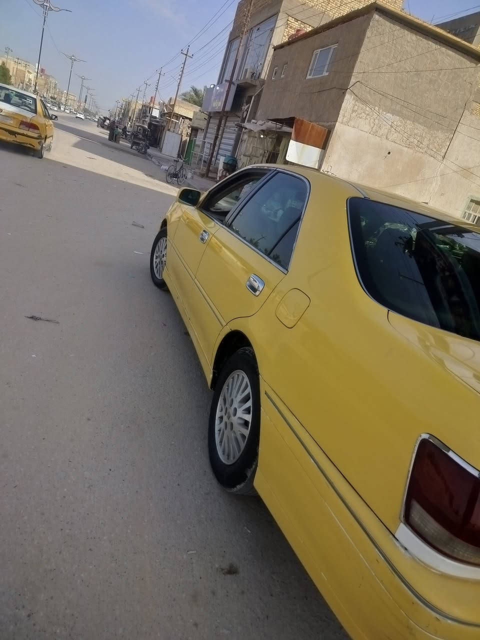 سلام عليكم
ملكه صفره ديفور الكبير موديل 2003 شاصي 75 كرستال مكينه قبل سبوع شادها كير وحداديه نضيفات كلش السياره ماعايزه برغي هيئه وغرامات صفر مامطلوبه ولا ربع وكاله ثاني يوم 
السعر 80 وبيها مجال مكاني الكوفه 
ما متواجد ع الفيس 
***********
***********
