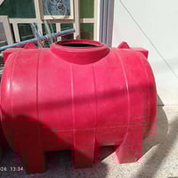 للبيع خزان ماء عدد2واحد سعة 1000لتر والثاني 500لتر نظيفات استعمال قليل...