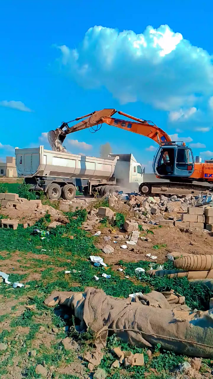 جاهزين لتفليش الدور القديمة مع رفع الانقاض مع حفر اساس باسعار مناسبة جدا
***********
