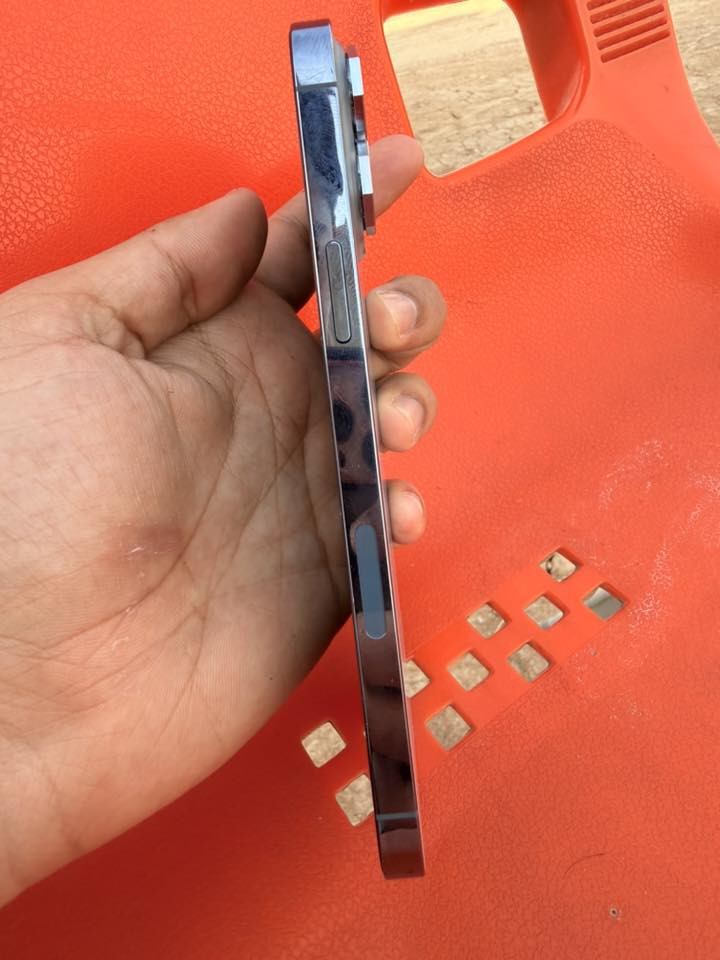 13برو ماكس ب92 ذ256 نضافه 100 للبيع  ***********
