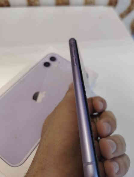 جهاز ايفون 11 عادي للبيع
النظافة %100
القطع كلها جديدة ولا توجد قطعه مستبدله
فقط البطارية %76
منفذ شريحة واحد
نموذج M يعني الجهاز جديد
الصنع كندا
لون بنفجسي
الملحقات فقط كارتون
السعر : 275 الف وبي مجال بسيط  
التواصل : ***********
