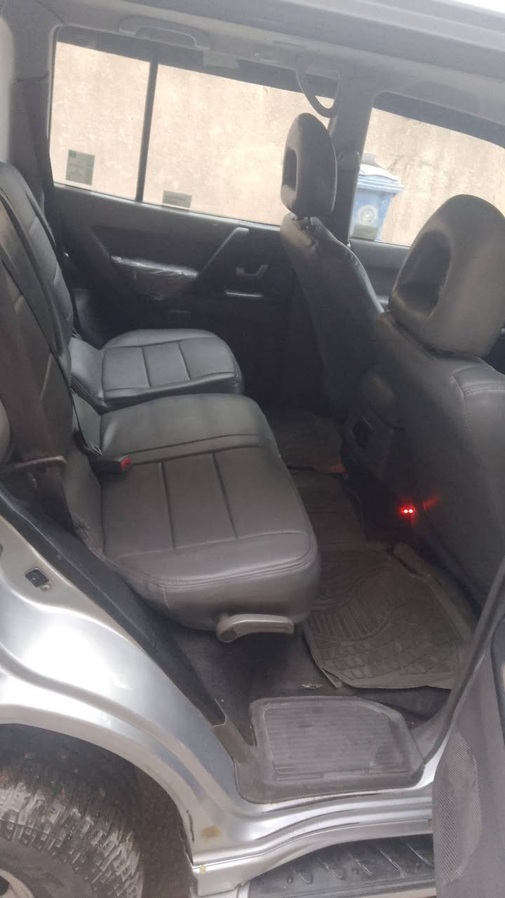 سلام عليكم باجيرو البيع مكينه 3000سيارة فول موصفات حتور بيهة فتهة مديل 2006 سعر 85  رقم التليفون ***********
