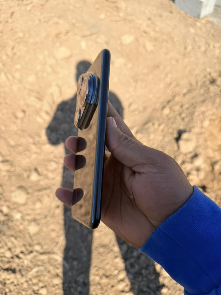 هواوي بورا 80 الترا نسخه الوكاله يعني عالمي مستخدم قليل كامل ملحقات نضافه 100/100 السعر مليون 250 
***********
