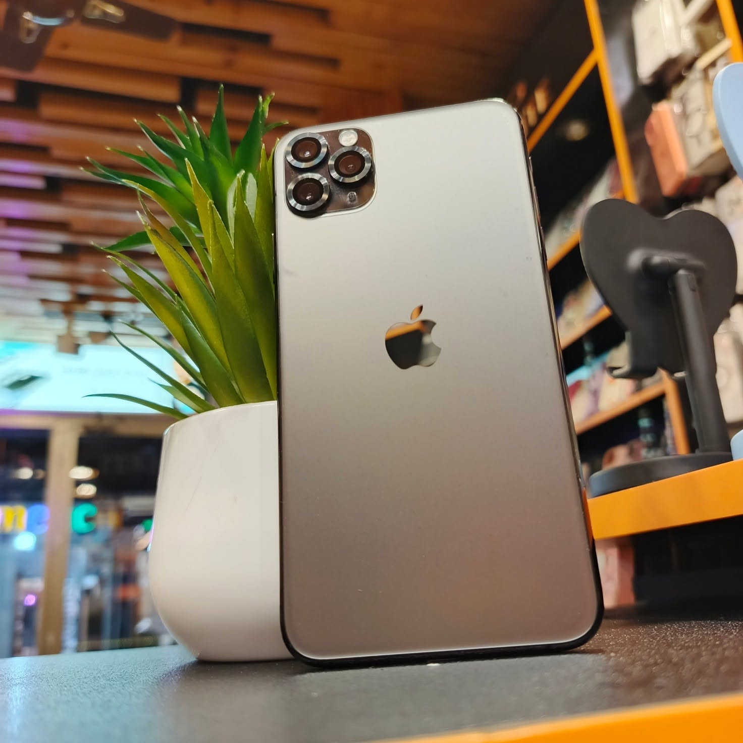 #متاح هاتف مستخدم 👇
#قطعة تحفة بنظافتها 😍

# iphone 11 pro max

الذاكرة  256 GB
البطارية 83 % 
الهاتف فوووول نظافة شرق اوسط مو امريكي (( وتر برووف ضد المي  ))
#السعر  360 الف فقط 

#العنوان _الانبار _قضاء هيت _ شارع حامي حميد _مجاور مجمع الملكة أو مقابل مكتبة الأقلام _ مركز الباشا 💥
#لتواصل معنا : 
واتساب / ***********
الانستا / albasha-mople

