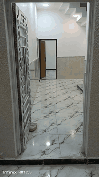 سلام عليكم 
بيت بناء جديد للبيع المساحه الكليه متر126 يتكون من غرفتين وصاله ومطبخ وديوانيه ومشتملات خارجيه
الموقع البصرة الهارثه كرمه علي قرب ساحة التشابيه 
هاتف ***********
