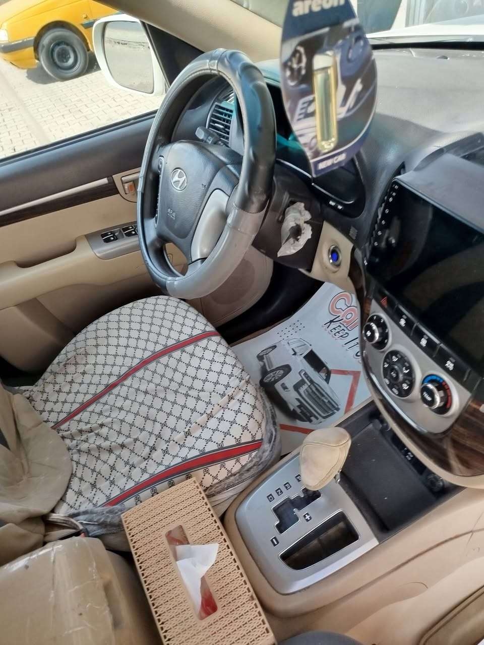 سنتافي موديل 2011 متچايه صفحة . اربعه سلندر فول مواصفات سيارة نظيفة حدادية و كير و مكينة نظيفة تبريد ثلج رقم جديد السيارة سنوية جديدة  بأسمي ..
للاستفسار الاتصال على الرقم 
***********
