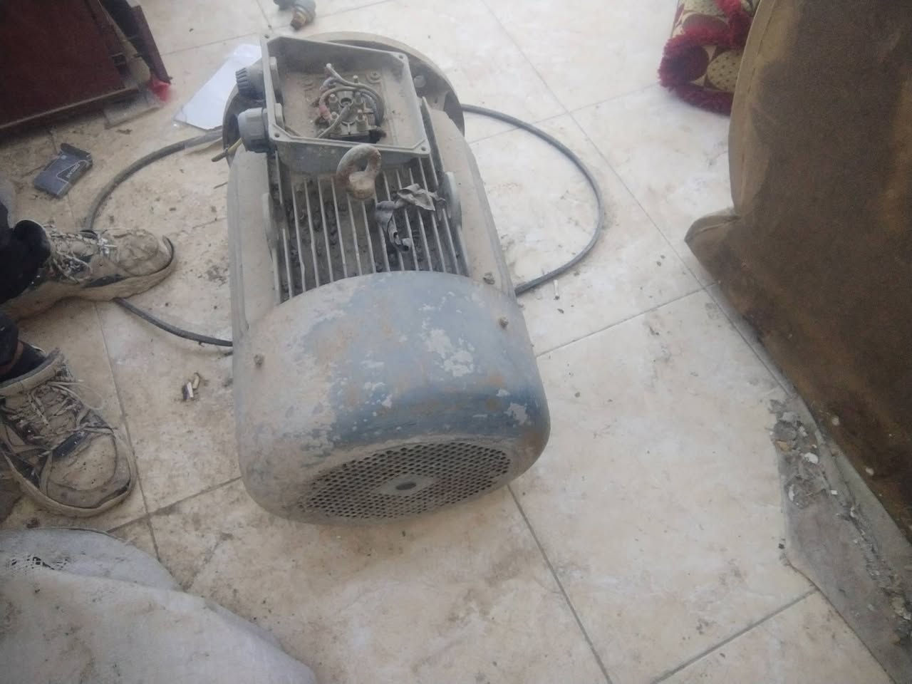 سلام عليكم من رخصت الادمن مواطير للبيع ونجات وكير بكس مصاعد مكاني بابل موبایل *********** الاتصال وبي واتساب ولخاص مفتوح
