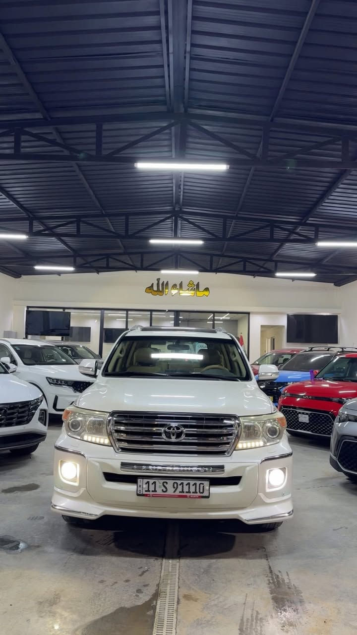 تيوتا لاندكروز 2014 ساز أصل ( رقم بغداد مداور ثاني يوم )
كفاله عامه ( محرك + كير + حداديه + تبريد ) 
مكفوله من الصبغ + التبديل + الفتح 📍 
بيه ملاحضتين  بسيطات جدا  ( موضح بالسونار ) 
ماشيه 160 ألف اصل 
دواخل السياره جديده جدا ع وضع الشركة
1-شاشة ملاحه 
2-كامرا خلفيه 
3-سلايد رؤف ( فتحه ) 
4- ثلاجه 
5-كشنات جلد 
6- كشن كهرباء
7-تحكمات ستيرن 
8-زراك لايت 
ABS -9 
10-شاشات خلفيه
11 - حساسات أمامي+ خلفي 
السياره بلاديه ع وضع الشركة 
معروضه 390 بيه مجال بسيط 
للأستفسار أكثر *********** علي الجبوري
