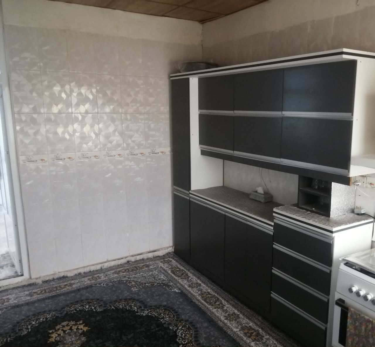 كاونتر خشب قياس مترين ونص  والسنك متر ونص كلش نضيف تفصال للاستفسار ***********
