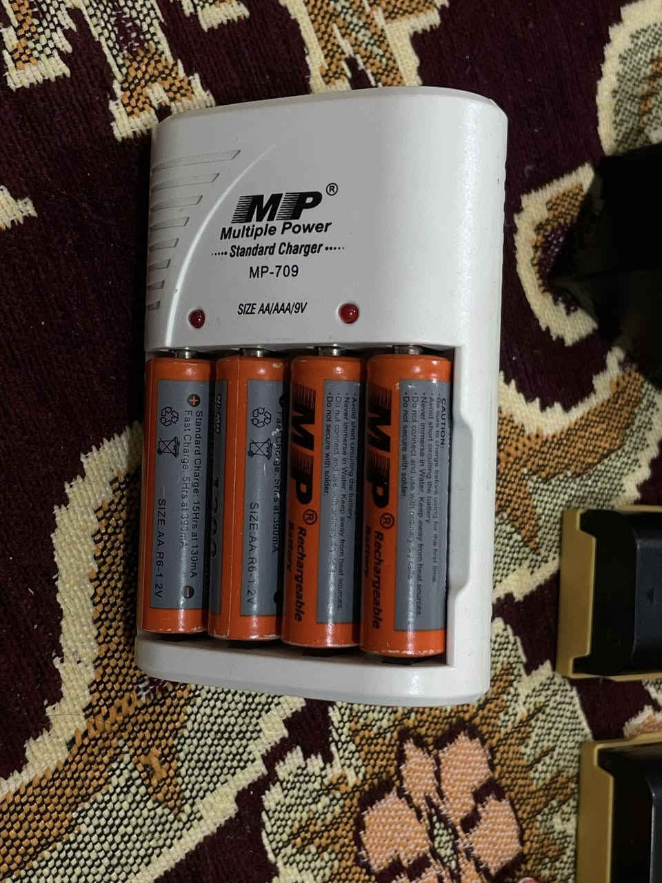 متاح كامرة D60 canon
وعدسة أساسية 18/135mm 

وفلاش خارجي T244

وباتريات عدد ثنين للكامرة

وباتريات وشاحنه للفلاش الخارجي 

مكاني نجف حي الانصار ليريد يشتريهن يراسلني بل خاص 

سعرهن كلهن ٤٥٠ الف


**إذا كنت صاحب هذا الإعلان وتريد حذفه لأي سبب، رجاءا أرسل رسالة إلى الدعم الفني**