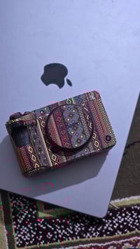 سوني fx30 بدي فقط الكاميرا نظيفة ومغلفة مثل ما موضح بالصور الكاميرا حل...