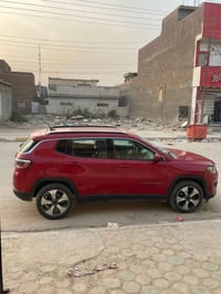 جيب كومباس موديل 2017  الفئة Limited  السياره ب اسمي ثاني يوم مداور  ا...