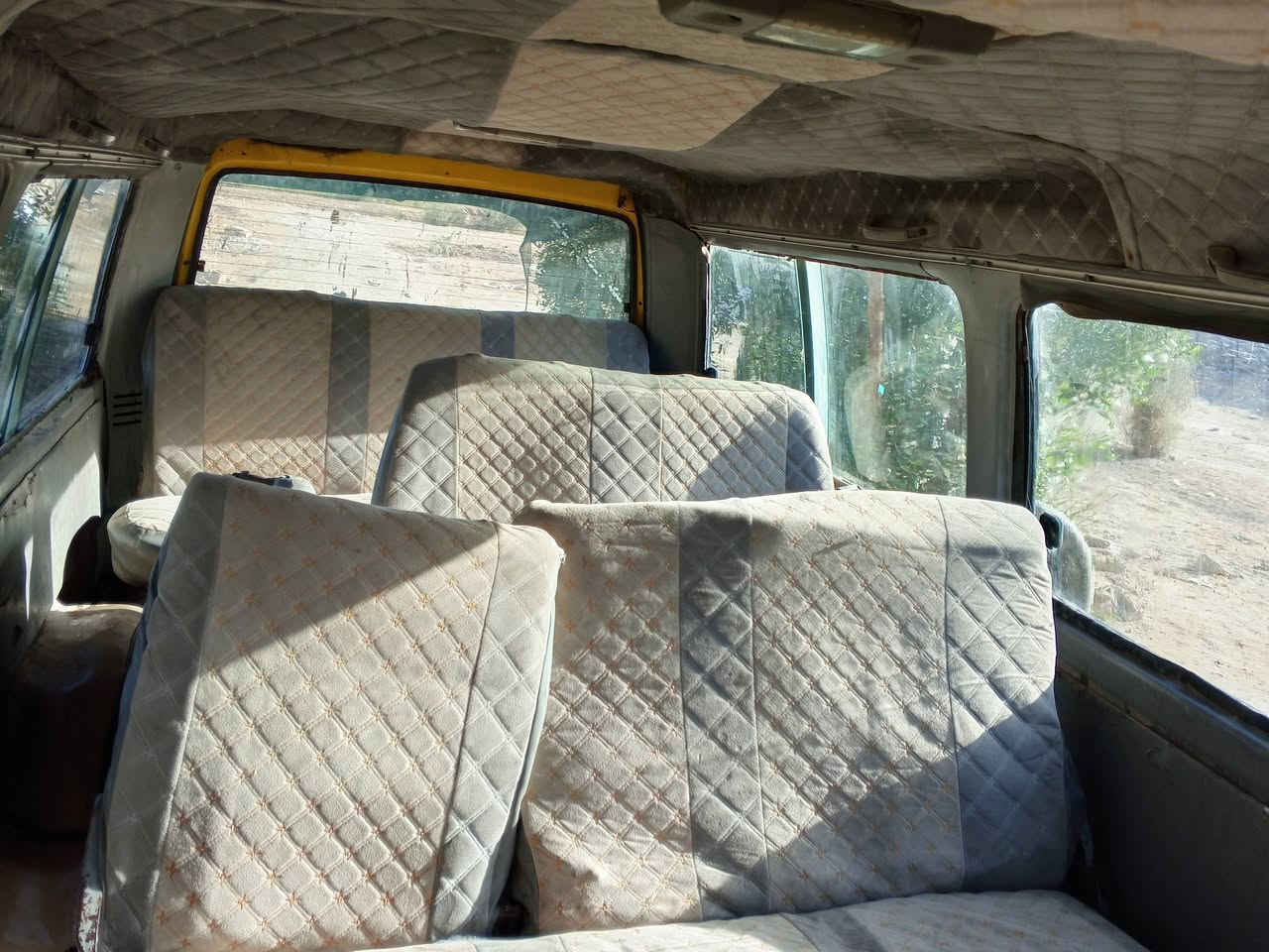 السلام عليكم كيا بستا موديل 1993 ماكينه بها خيط بخار تخم تاير جدد شواجی بالكرتونه راعيها اني رقم ***********
