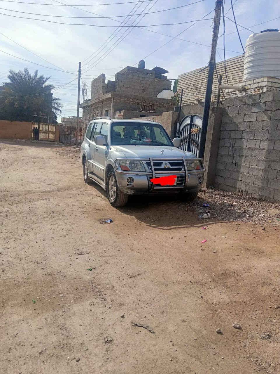 باجيرو 2006. علامه ذهبيه فول مواصفات محرك 3800   بيها كم قطعه صبغ.  بدون دواخل   
فول موصفات 
فتحه سقف 
اريل كهرباء
مري شفط 
تاير 17
مانع انزلاق 
كشن كهرباء
كشنات جلد 
تحكم سرعه 
مثبت سرعه 
شاشه كامره خلفيه
كلوبات ترحيب
 $
*********** وتساب
