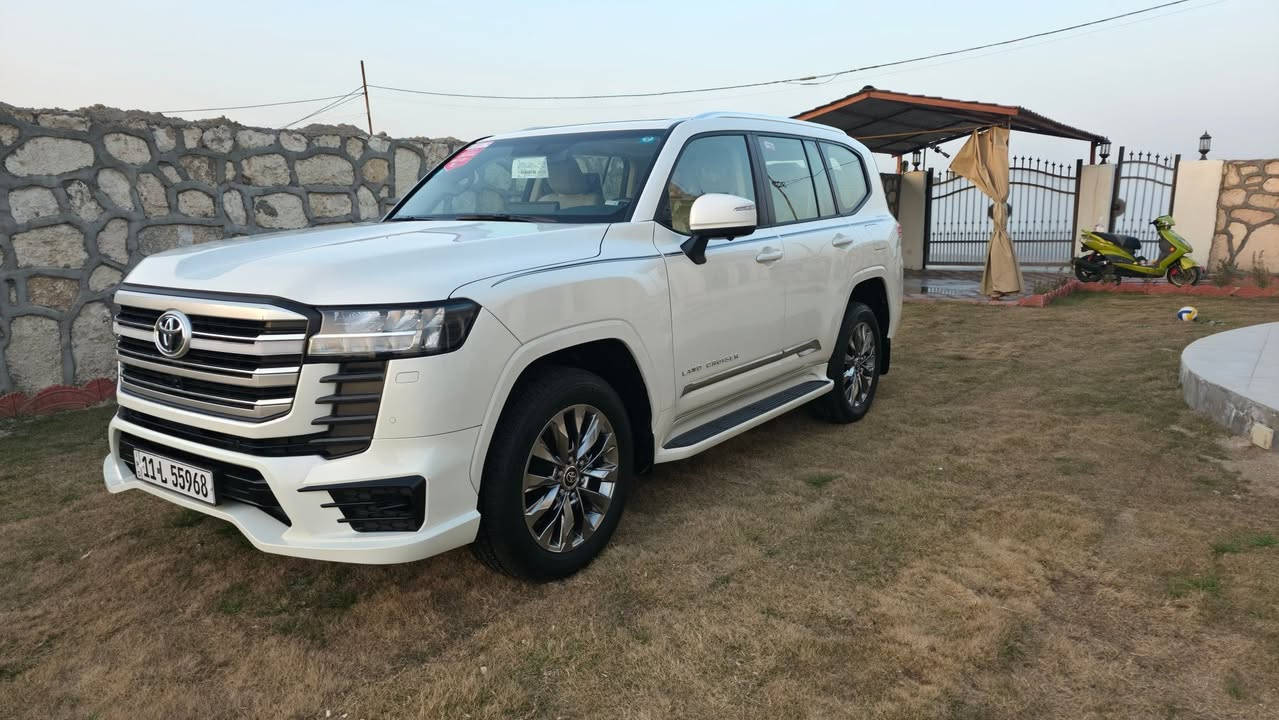 السلام عليكم Gxr_Lmited #وكالة_ساز
عداد المسافة : 2600km فقط " زيرو" 
لازالت بالضمان مع تبديلات الزيت المجانية..
#رقم بغداد _ دولي بأسمي شخصياً
#للمراوس 
المكان بغداد _ الدورة 
هاتف : ***********
