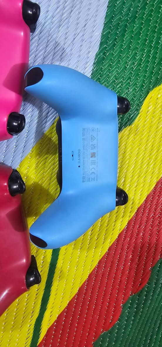 يده بلي5 اصلي اذا مو اصلي تاخذها بلاش
عندي توصيل لكل المحافظات 
اكو بالكارتون واكو بدون كارتون. للشراي يتفضل خاص


**إذا كنت صاحب هذا الإعلان وتريد حذفه لأي سبب، رجاءا أرسل رسالة إلى الدعم الفني**