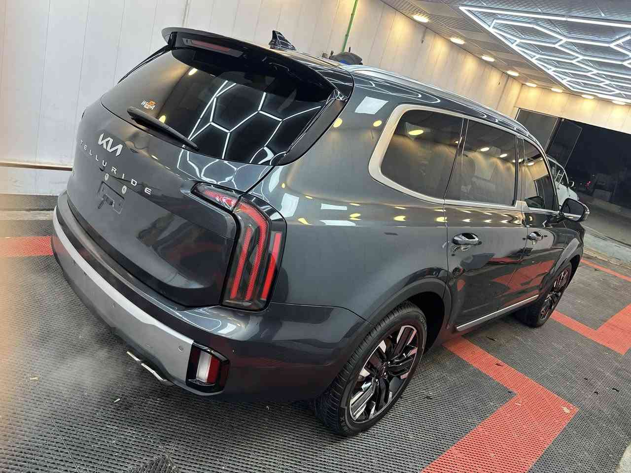 ﷽
كيا تلورايد 2024 وارد امريكي داخلة زيرو فو1/1

ماشية 24 الف كيلو
محرك 3.8
موصفاتها:
1-رادرات امامي+خلفي+جانبي
2-تحديد مسار 
3-كامرات 360
4-صندوق كهرباء
5-لدات داخلية ابواب + دشبول 
6-تدفئة + تبريد كشنات 
7-كشنات كهرباء 
8-مساج كشنات
9-لايت زنون 
10-ويل 20
11-سستم سماعات هارمن كاردن 
12-داخل قرميدي
13كشنات منفصل vip
14-دخول ذكي 
15-تحذير قيادة عند الخروج عن المسار
16-كشنات خزن ميموري
17-تبريد مركزي + تحكم مناخي منفصل 
18-بردات ابواب 
19-مراية وسطية داتا شو و تحكم تضليل
وبعد هواي موصفات 
سعر 275 وبيهة مجال للشراي
 الضرر تقرير مياه امطار (water flood)

العنوان بغداد التواصل ***********
