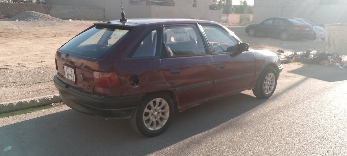 سلام عليكم اوبل استرا موديل 92 محرك 16 كير محرك شرط على فحص سنويه بسمي 2030 شرط التحويل كاربون بانزين سعر 32 وبيها مجال عنوان موصل الايمن 
رقم الهاتف ***********
                ***********
